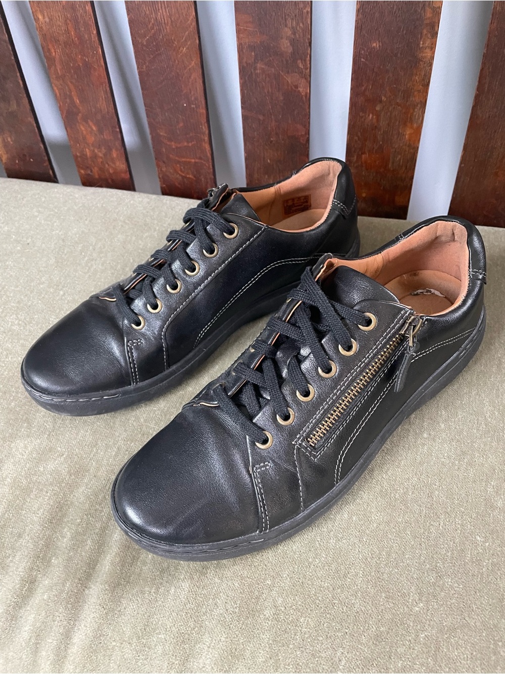 Woman’s Black Clarks Nalle Leather Casual Zip Lace Sneakers